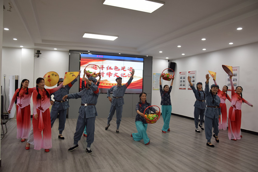 1756367034873027.jpg 元寶山區(qū)西城街道關(guān)工委“追尋紅色足跡 聆聽烽火記憶”主題活動(dòng)照片5_副本.jpg