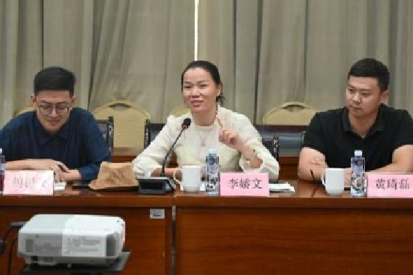 1756689848646908.jpg writer_3_副本.jpg