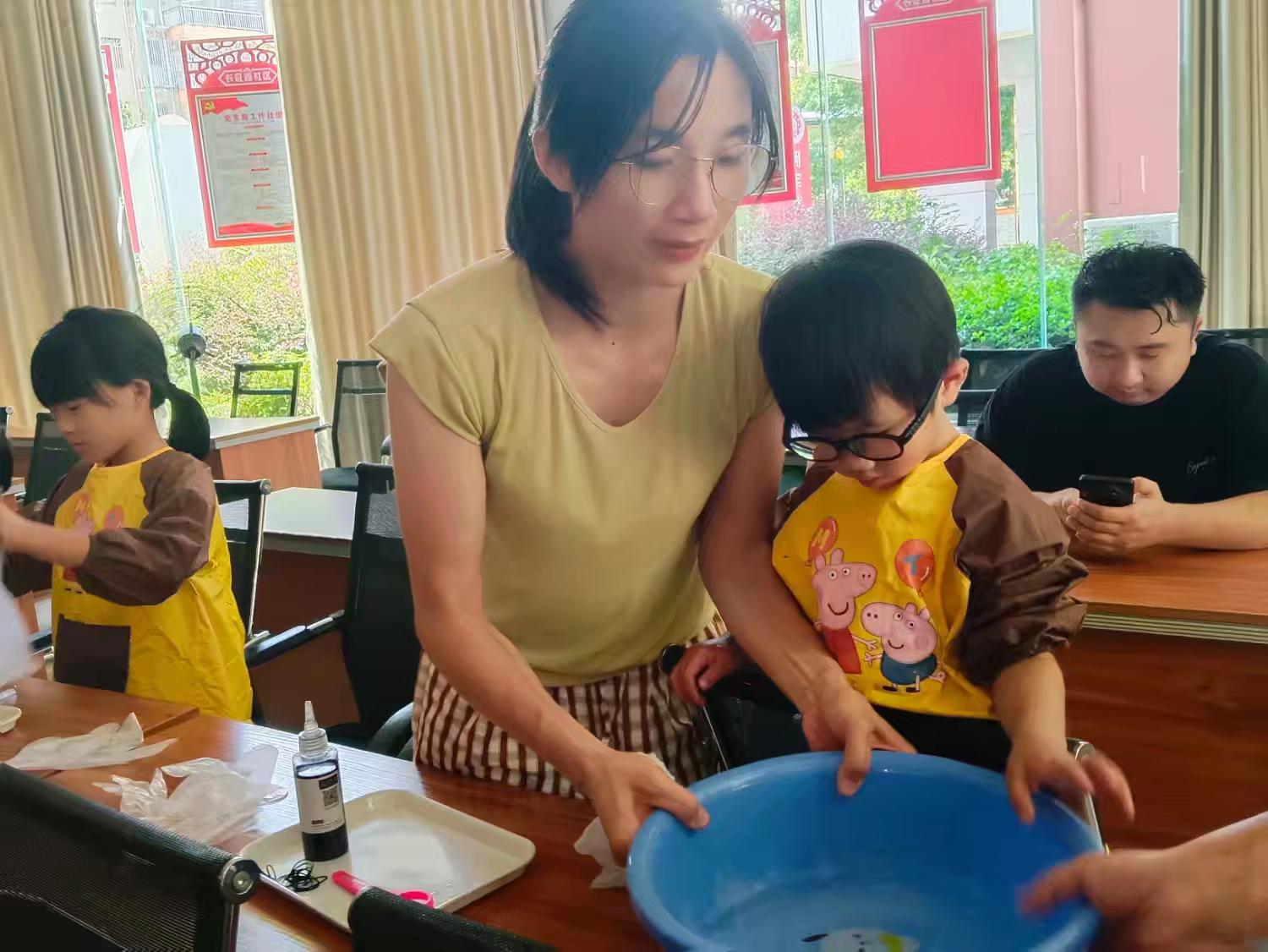 1756889239352820.jpeg 扎染制作.jpeg