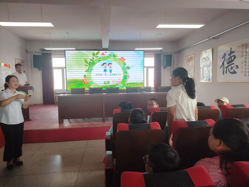 1757901290876037.jpg 元寶山區(qū)平莊鎮(zhèn)開學(xué)法治第一課照片3_副本.jpg