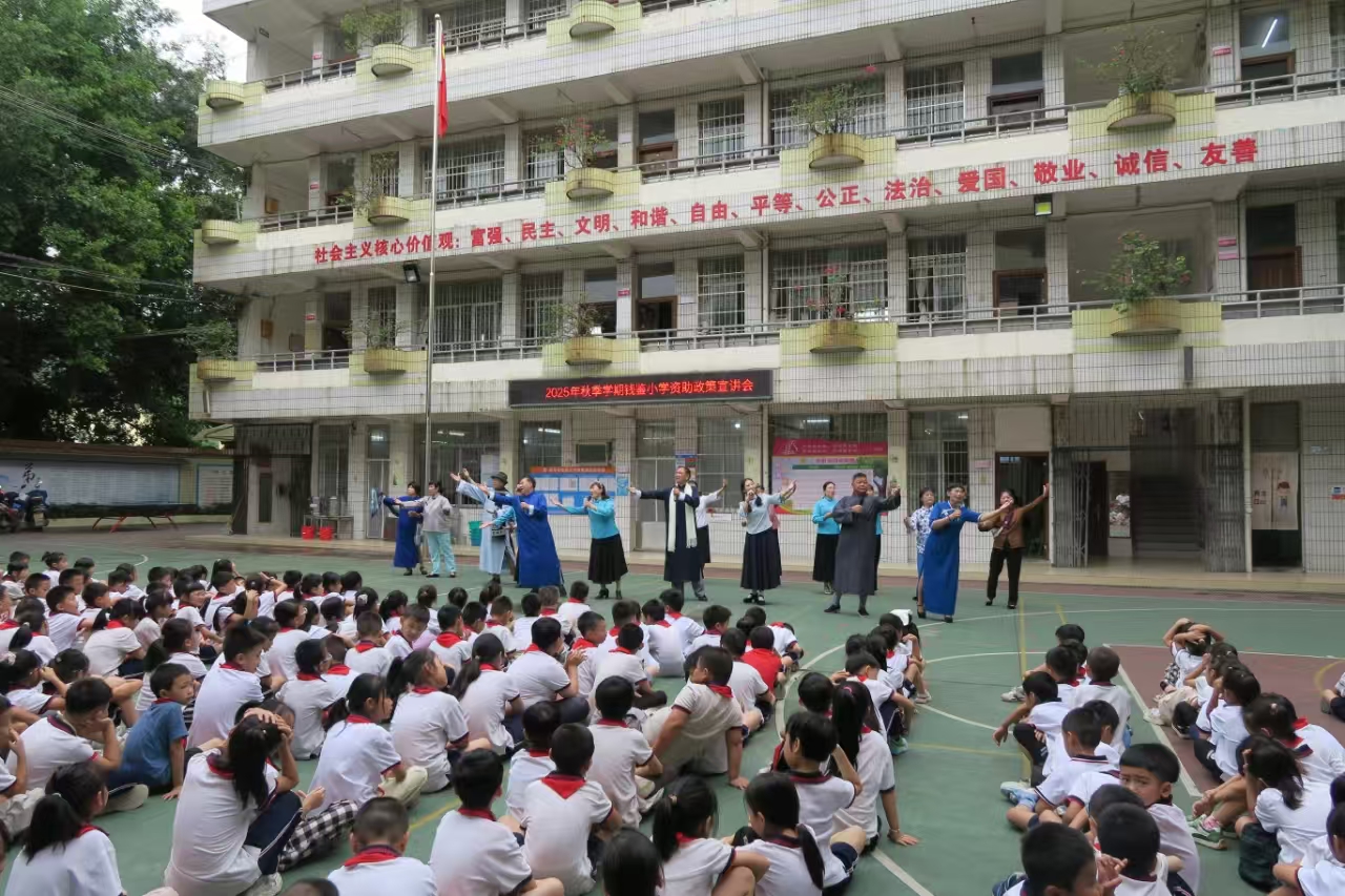 1758109089520618.jpg 02a78023236649027b1d59091004f85.jpg