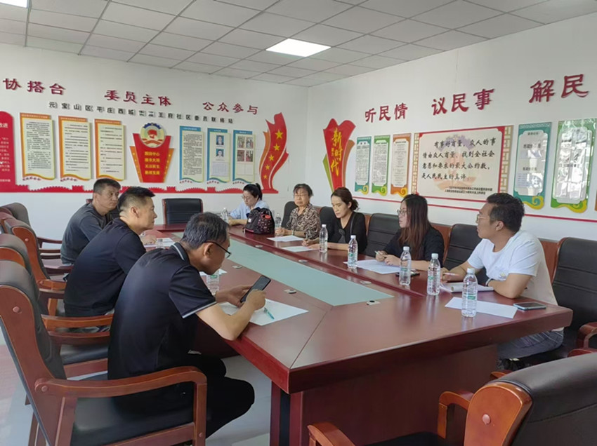 西城街道王府社區(qū)酥餅含甜迎皓月 河燈煥彩慶中秋活動3_副本.jpg