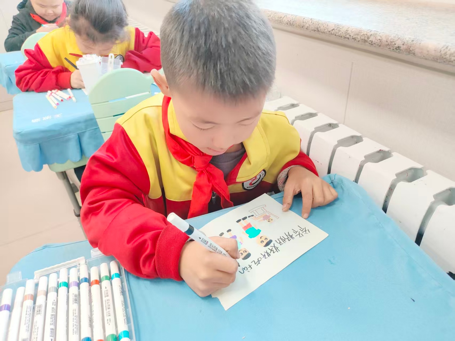 1761792207129394.jpg 元寶山礦區(qū)小學(xué)“情暖重陽(yáng)”主題教育照片4_副本.jpg