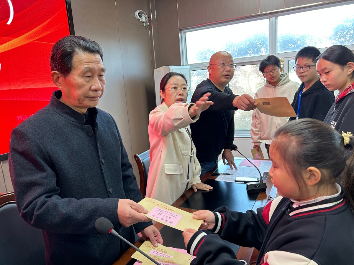 1762926914452794.jpg 05.jpg