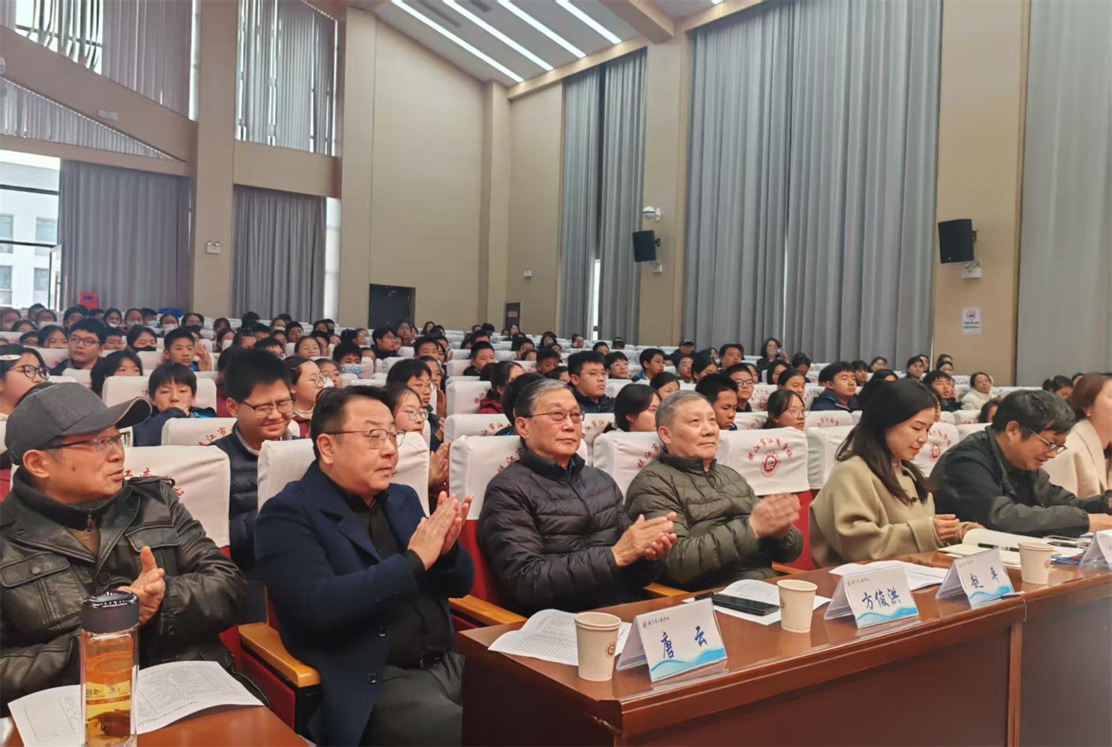 1765448163545579.jpg 8bedaefc864c94493a2fb14329af4a54.jpg