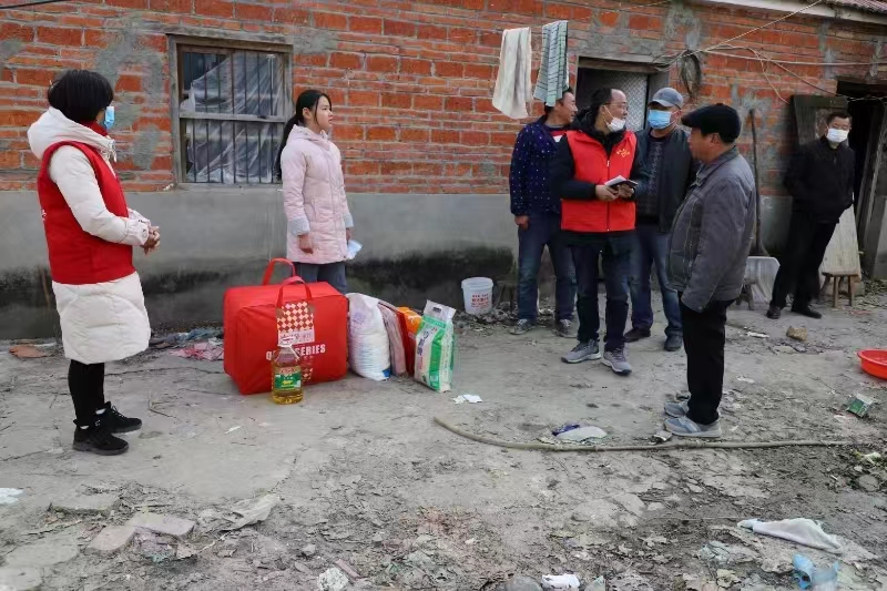 1765503715962869.jpg 丁玉群進(jìn)村入戶走訪慰問(wèn).jpg