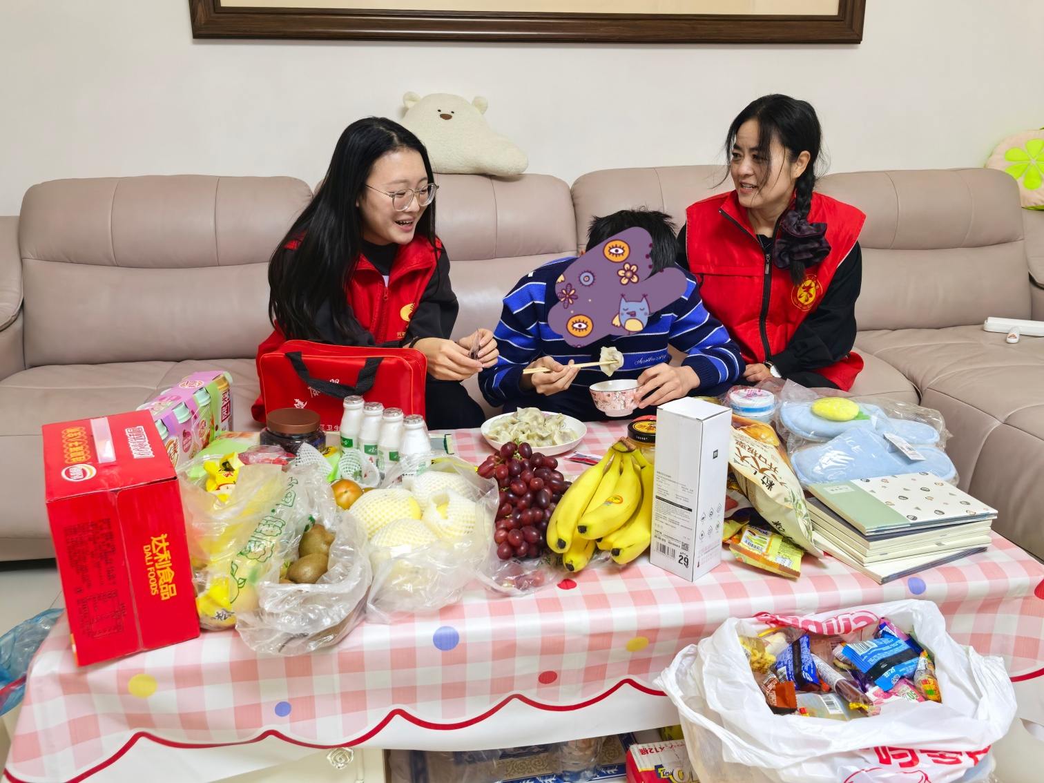 西城街道王府社區(qū)“踐行民生關(guān)懷 守護(hù)童心成長”活動(dòng)照片3_副本.jpg