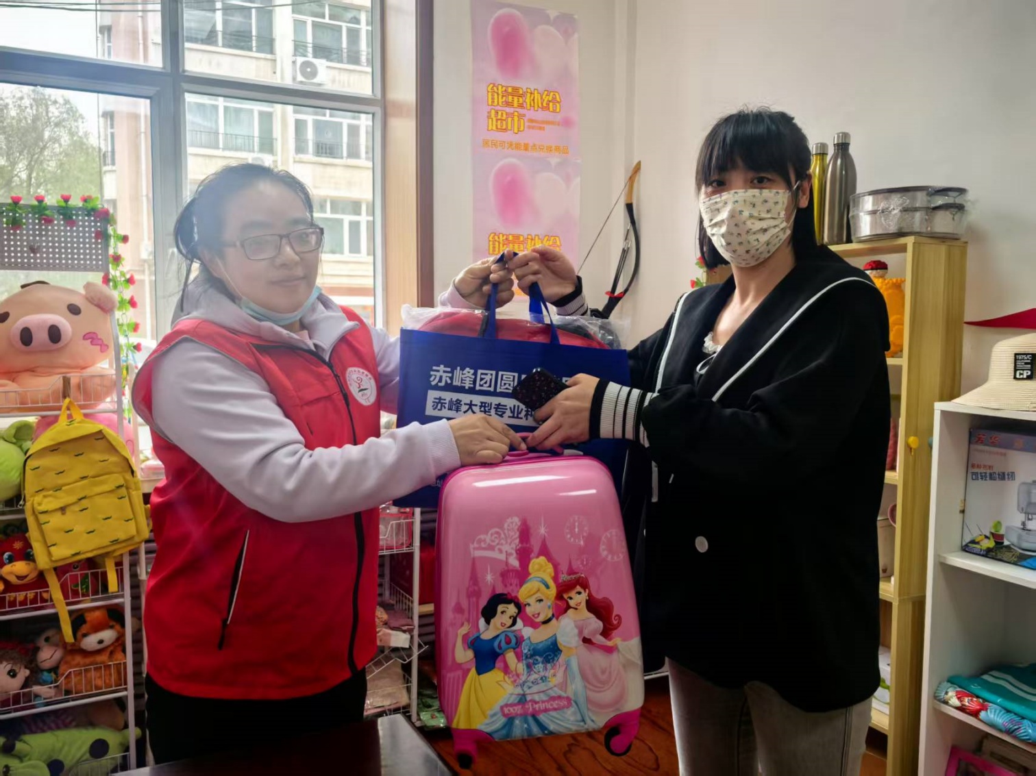 西城街道王府社區(qū)“踐行民生關(guān)懷 守護(hù)童心成長”活動(dòng)照片5_副本.jpg