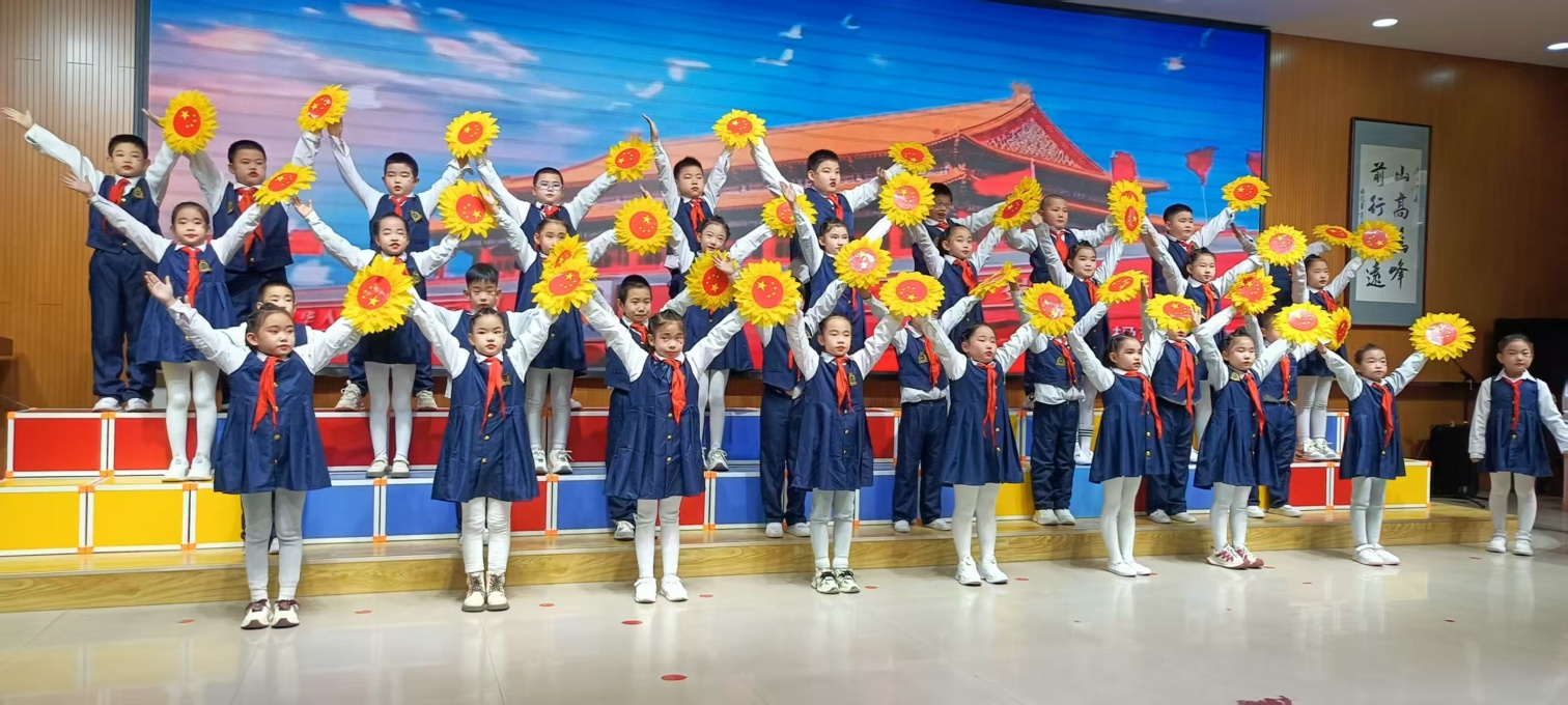 山前學(xué)?！凹t歌嘹亮頌祖國(guó)，童心向黨唱未來”活動(dòng)照片9_副本.jpg