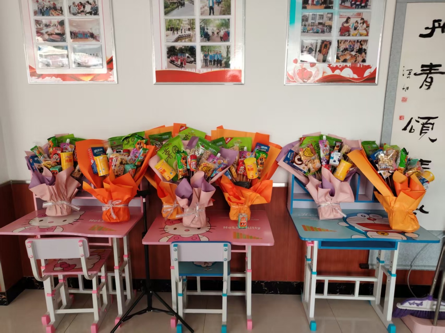 西城街道王府社區(qū)“小小鼓手展風(fēng)采 ，暖心花束伴成長”活動(dòng)照片1_副本.jpg