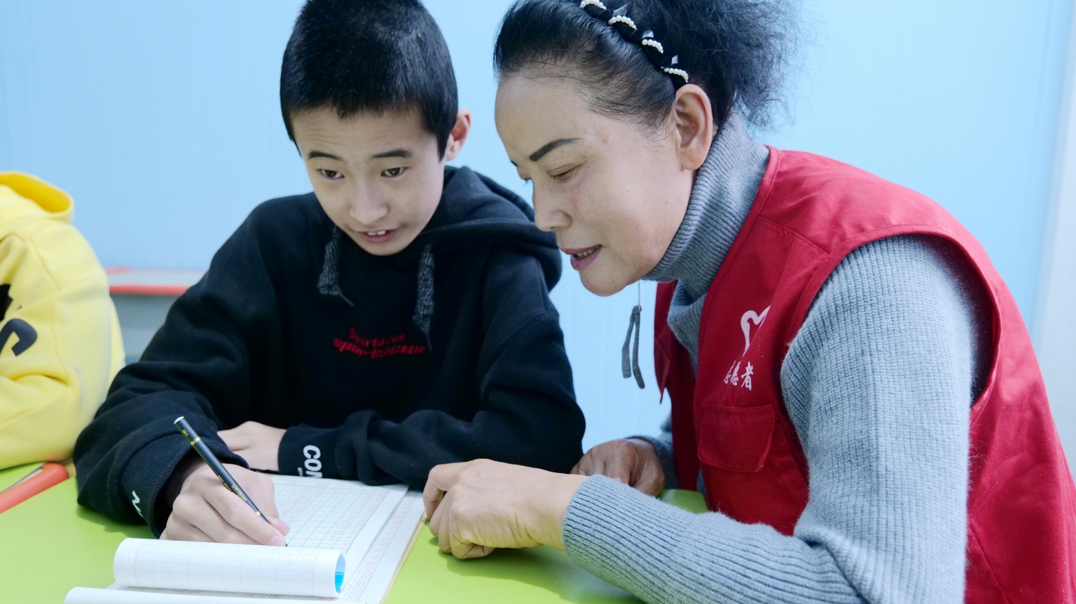 草原藍(lán)哈達(dá)協(xié)會(huì)”雙份堅(jiān)， 雙倍暖陽“活動(dòng)照片5_副本.jpg