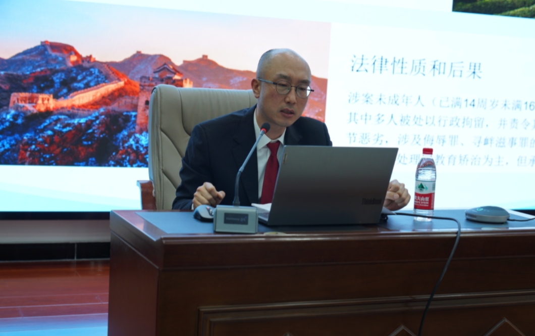 1767767897344525.jpg 法院赴校.jpg