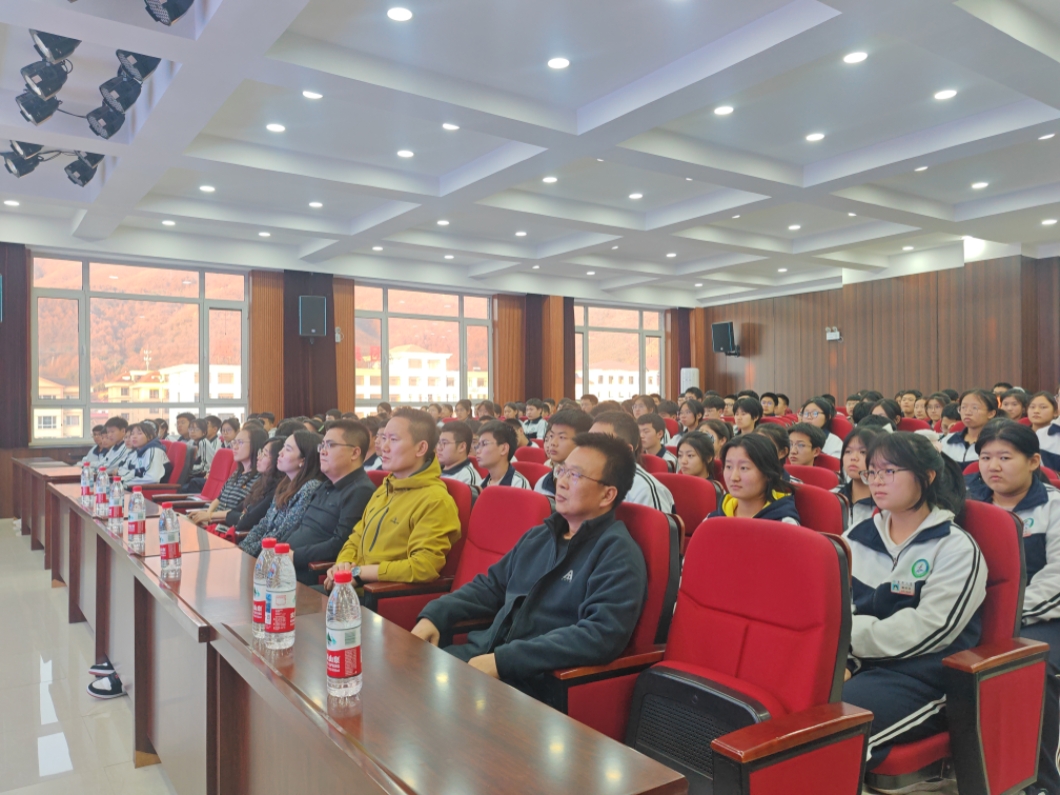 1767768074801901.jpg 法院赴校2.jpg