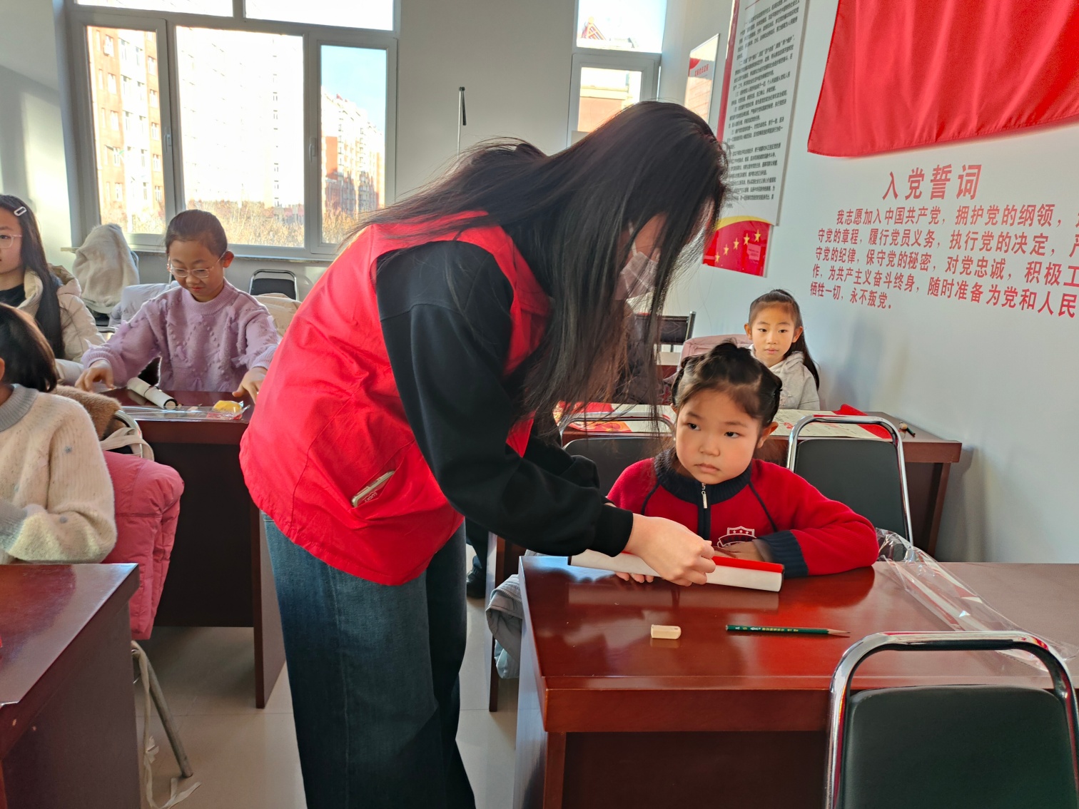 1769398016947728.jpg 西城街道錦繡社區(qū)關(guān)工委開展“童心迎新年 巧手繪年歷”主題活動(dòng)照片6_副本.jpg