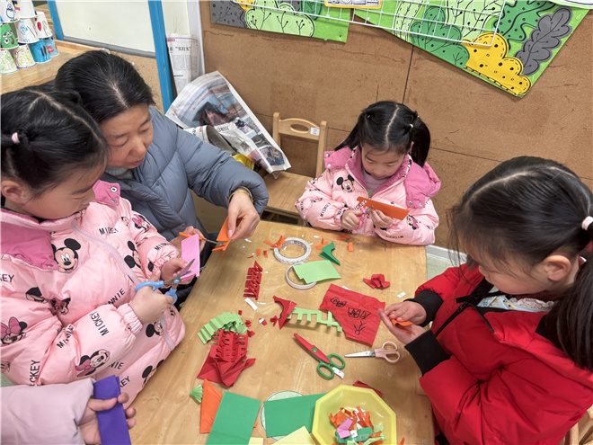 同里鎮(zhèn)關(guān)工委開(kāi)展“濃情臘八 趣享民俗”主題活動(dòng)2.jpg