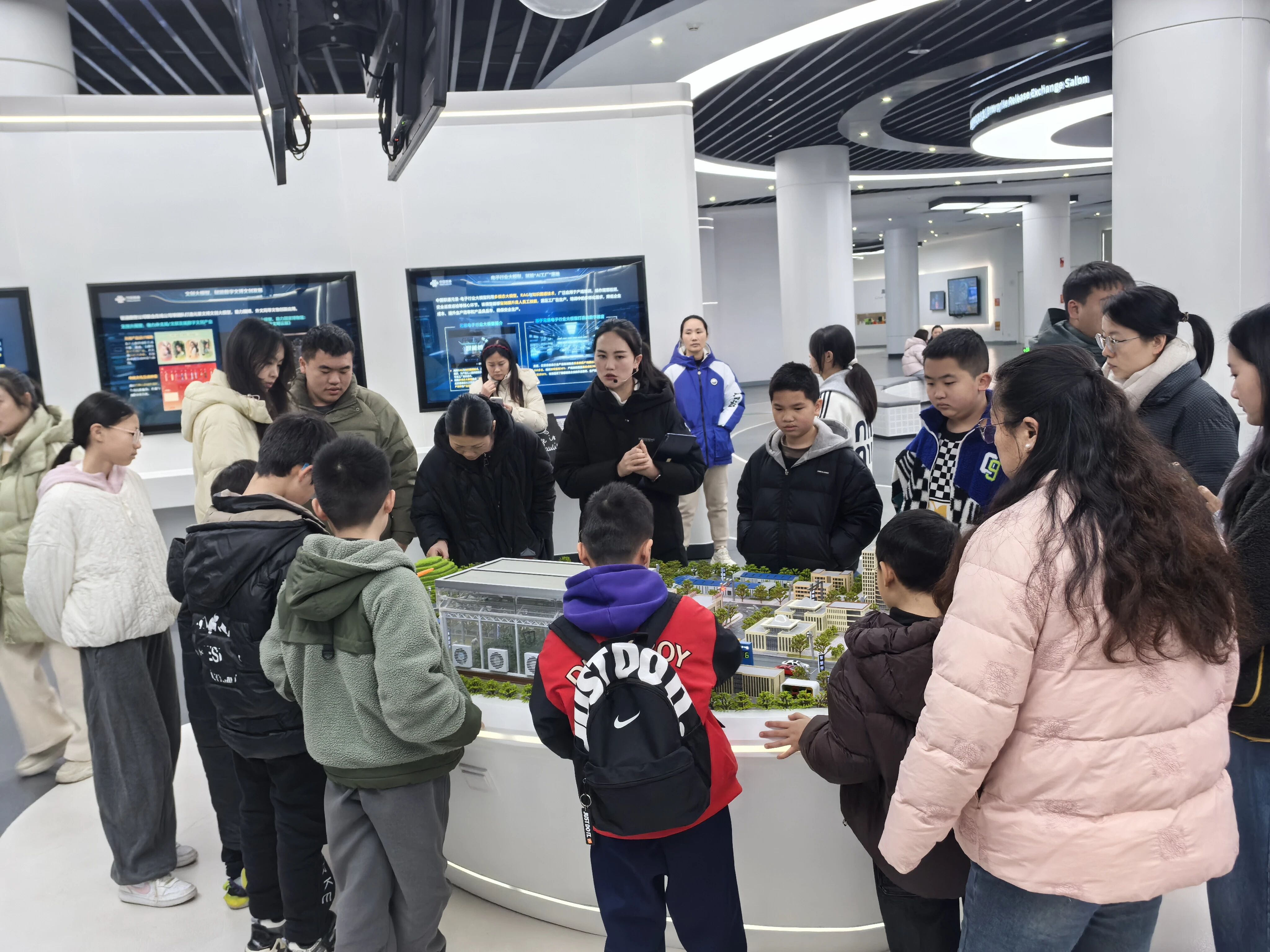 1770254782377135.jpg 01.jpg