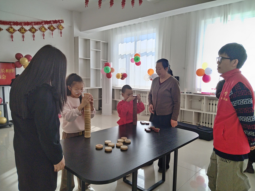 馬林街道紅廟子社區(qū)“歡樂寒假·成長相伴”親子聯(lián)合會照片2_副本.jpg