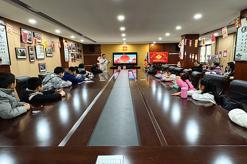 1770611370423910.jpg 江蘇省南京市秦淮區(qū)大光路街道藍旗新村社區(qū)成功舉辦“拾韻中國年?風雅少年行”活動(1).jpg