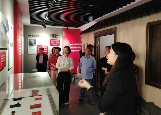 1770620768846025.jpg 【桃源鎮(zhèn)】讓民族團(tuán)結(jié)之花絢麗綻放——青云民族一家親“五老”工作室2025年工作紀(jì)實(shí)2.jpg