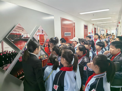 黑龍江省牡丹江市陽明區(qū)照慶小學(xué)關(guān)工委開展“法潤(rùn)童心 護(hù)航成長(zhǎng)”校外實(shí)踐活動(dòng)